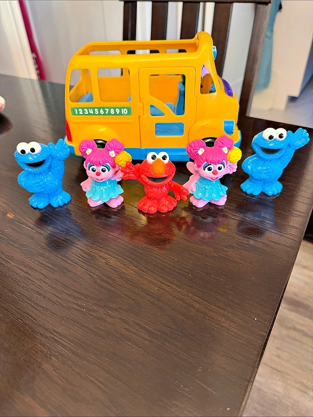 Sesame Street bus playset with Figures